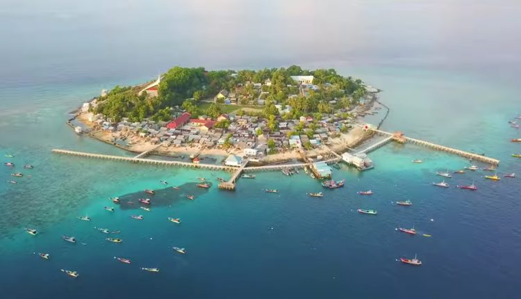 Gereja di Pulau Mengkait